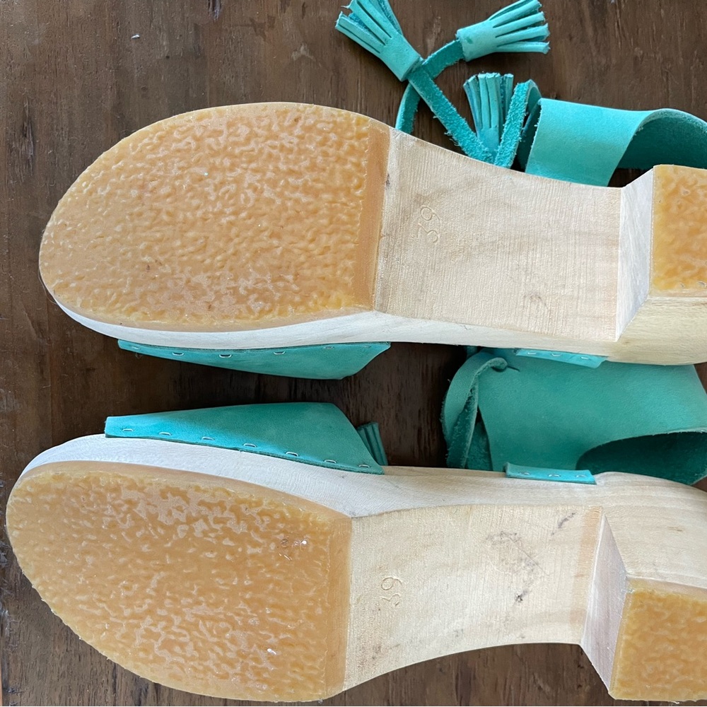 Bryr Hannah Spanish Toe Mid Heel Wood Leather Clog in turquoise size 39 (8-8.5) - Picture 3 of 4